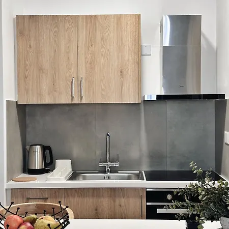 Grace Living Studio 203 *