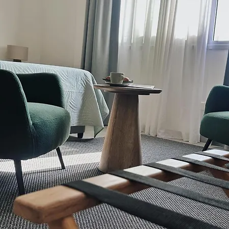 Grace Living Studio 203 *